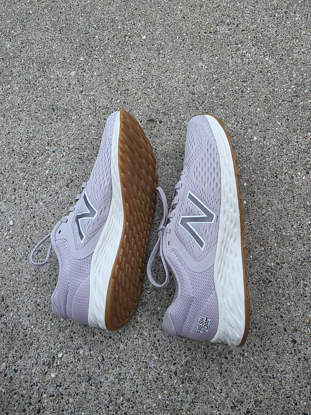 New Balance Women's Lavender Sneaker Women Size 8.5 - Picture 11 of 12